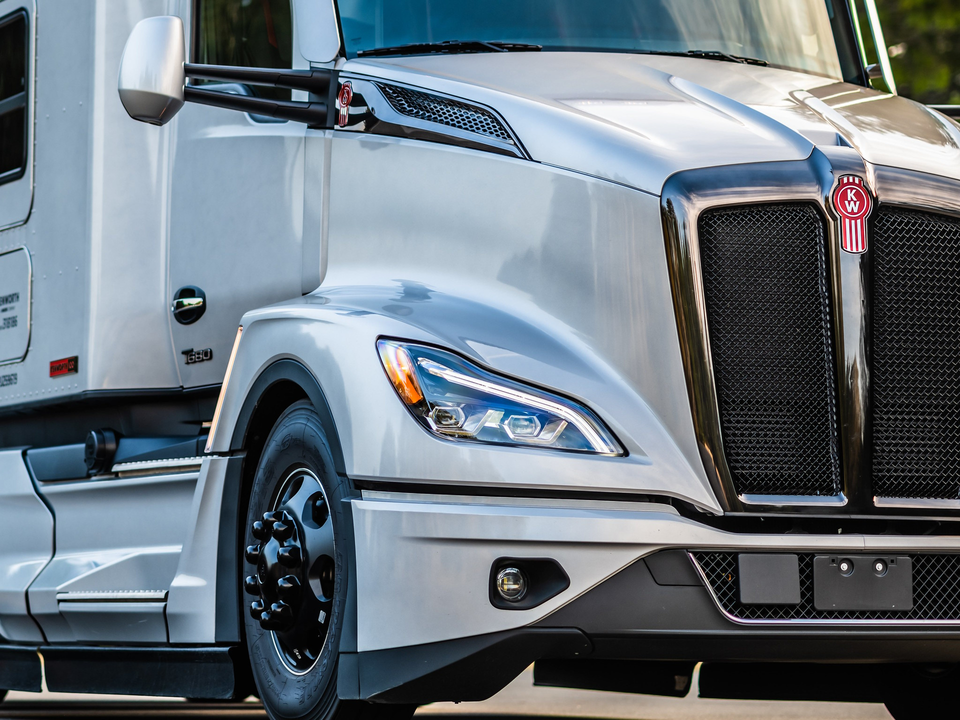 Kenworth grille and intake