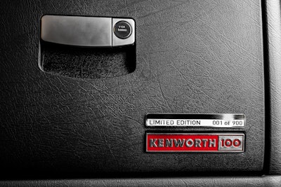 Serial glovebox on the W900 LE