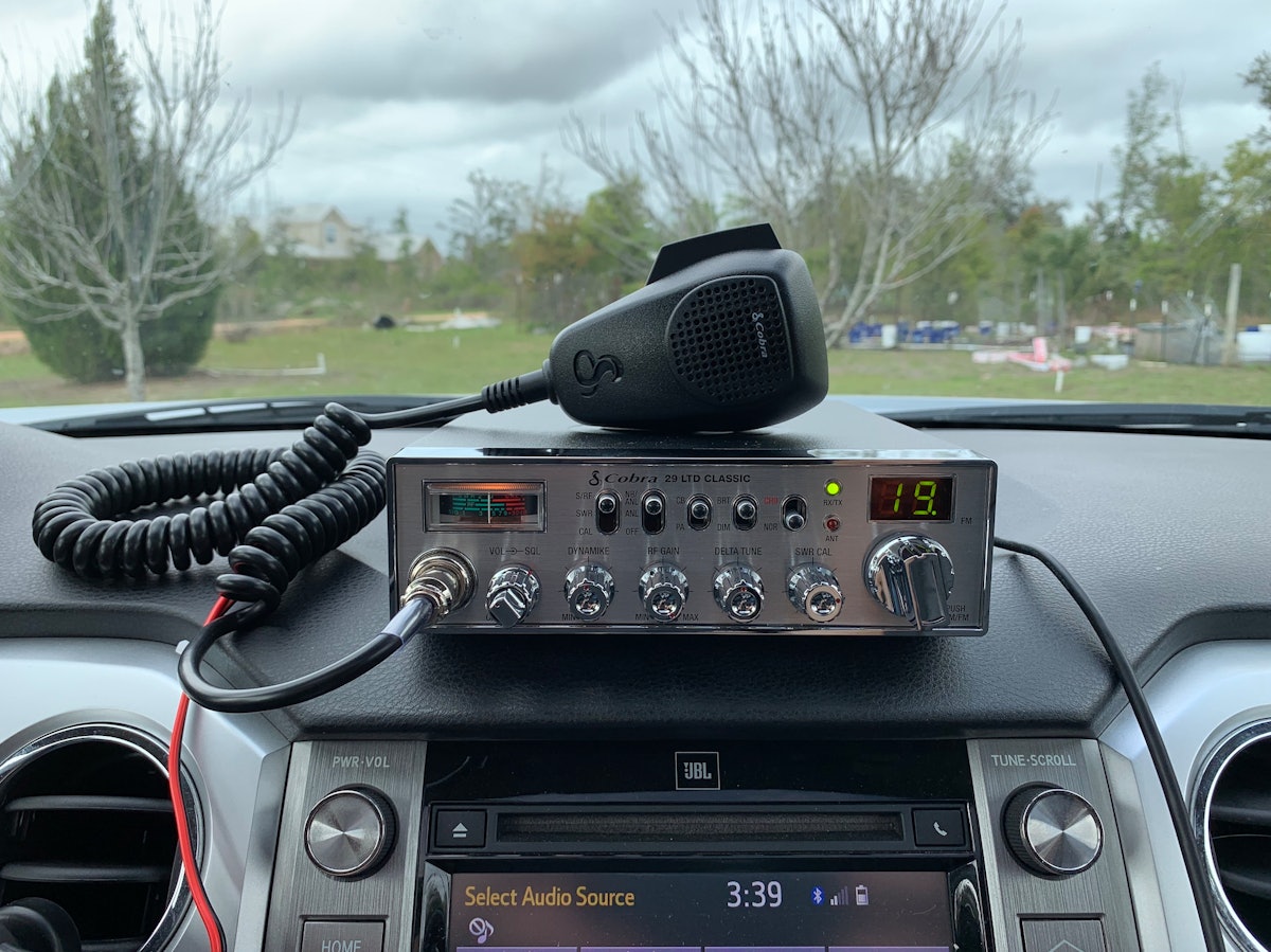 Review: New Cobra cb radios equipped with FM | Commercial Carrier Journal