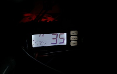 Night illumination on the 19 MINI AM/FM cb radio