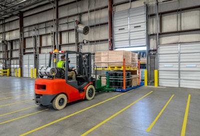 Vaux mobile platform trailer unload