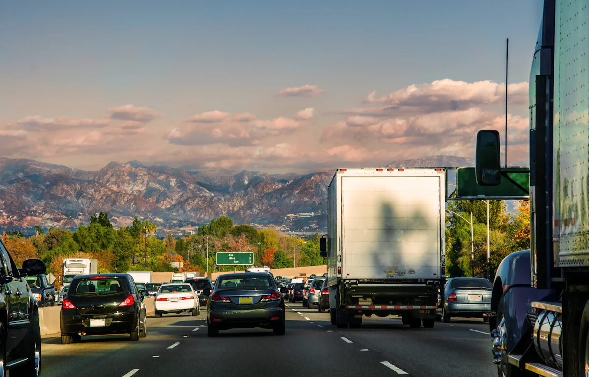 California bans diesel trucks as of 2036 - Vimarsana News