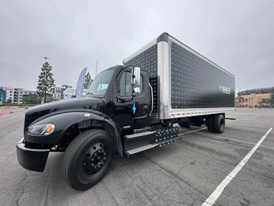 Freightliner eM2