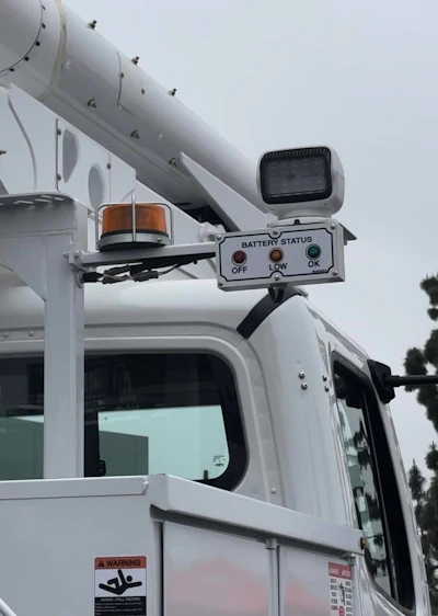 Altec eM2 battery status indicator