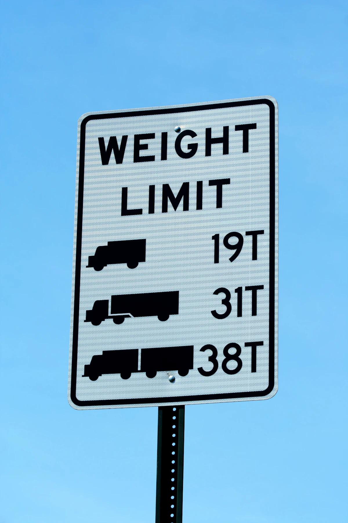Coalition voices opposition of heavier trucks to Congress