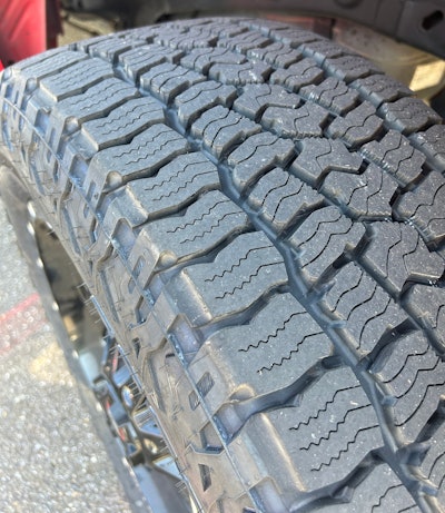 Cooper Discoverer Road+Trail AT tire