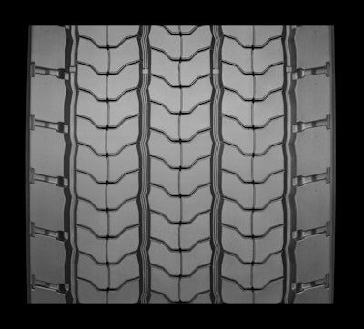The Michelin X One Line Energy D2 Pre-Mold retread tire is Michelin’s lowest rolling resistance heavy truck drive retread to date. Created for long-haul transportation, it is designed to deliver industry-leading fuel savings to lower the total cost of ownership, while providing exceptional traction for driver confidence.