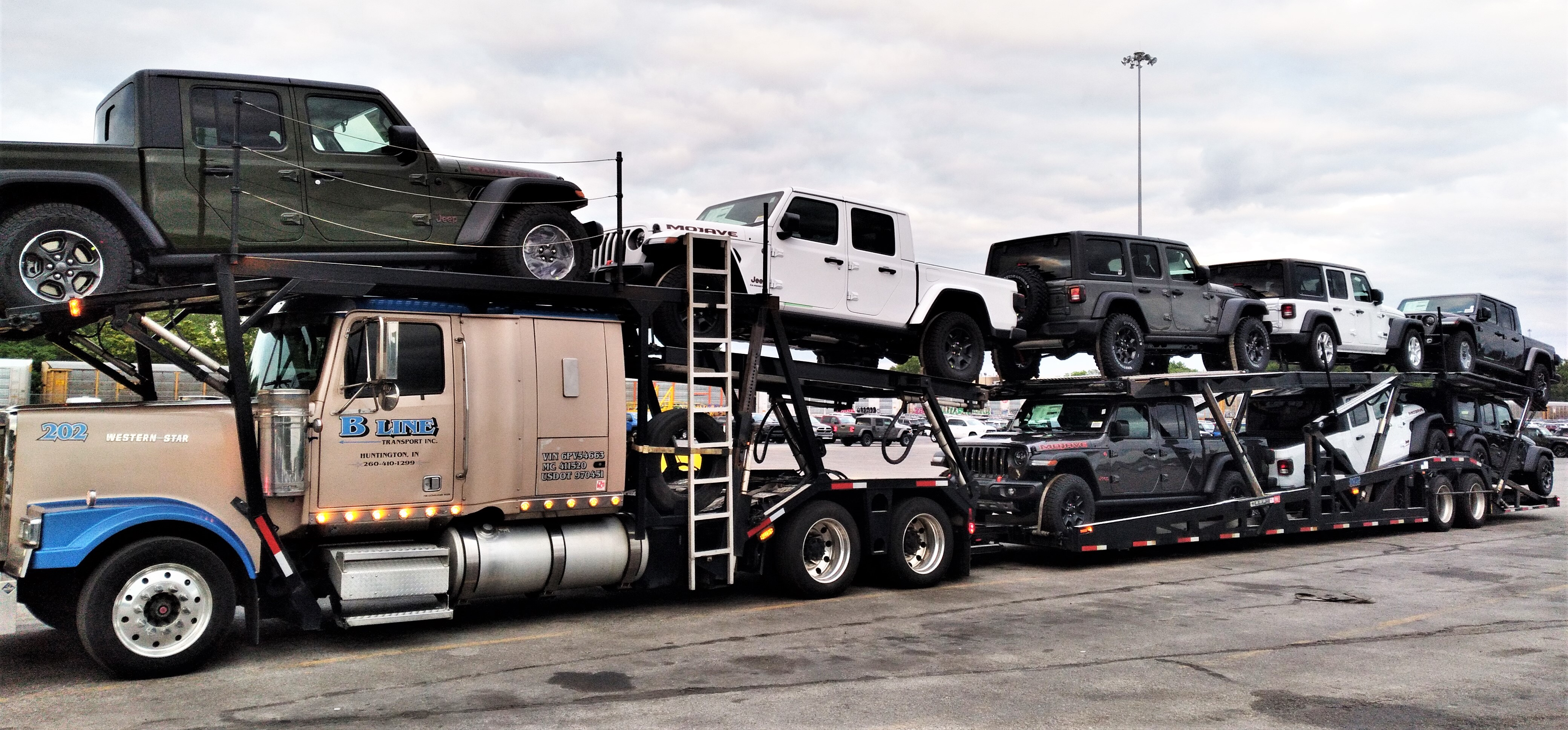 David Bunting's 2006 Western Star and nine-car Cottrell stinger-steer setup