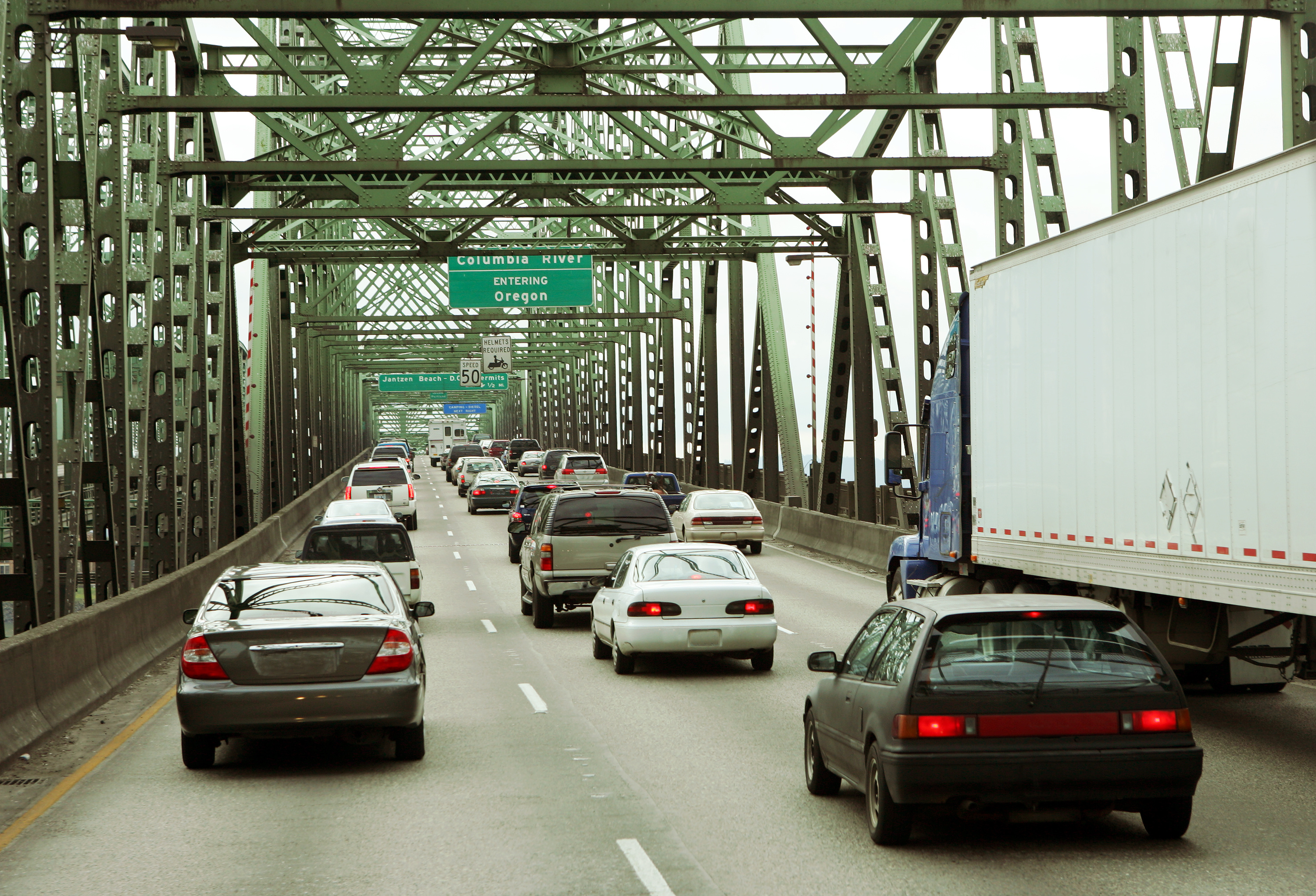 truck on Oregon highway