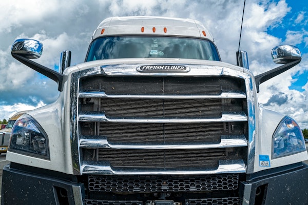 Freightliner-grille