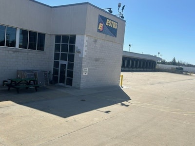 Estes' terminal in Cinnaminson, NJ.