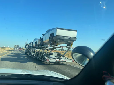 Tesla Semi Diesel1