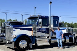Peterbilt 589 delivered to Mike Lowrie Trucking