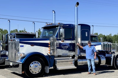 Peterbilt 589 delivered to Mike Lowrie Trucking