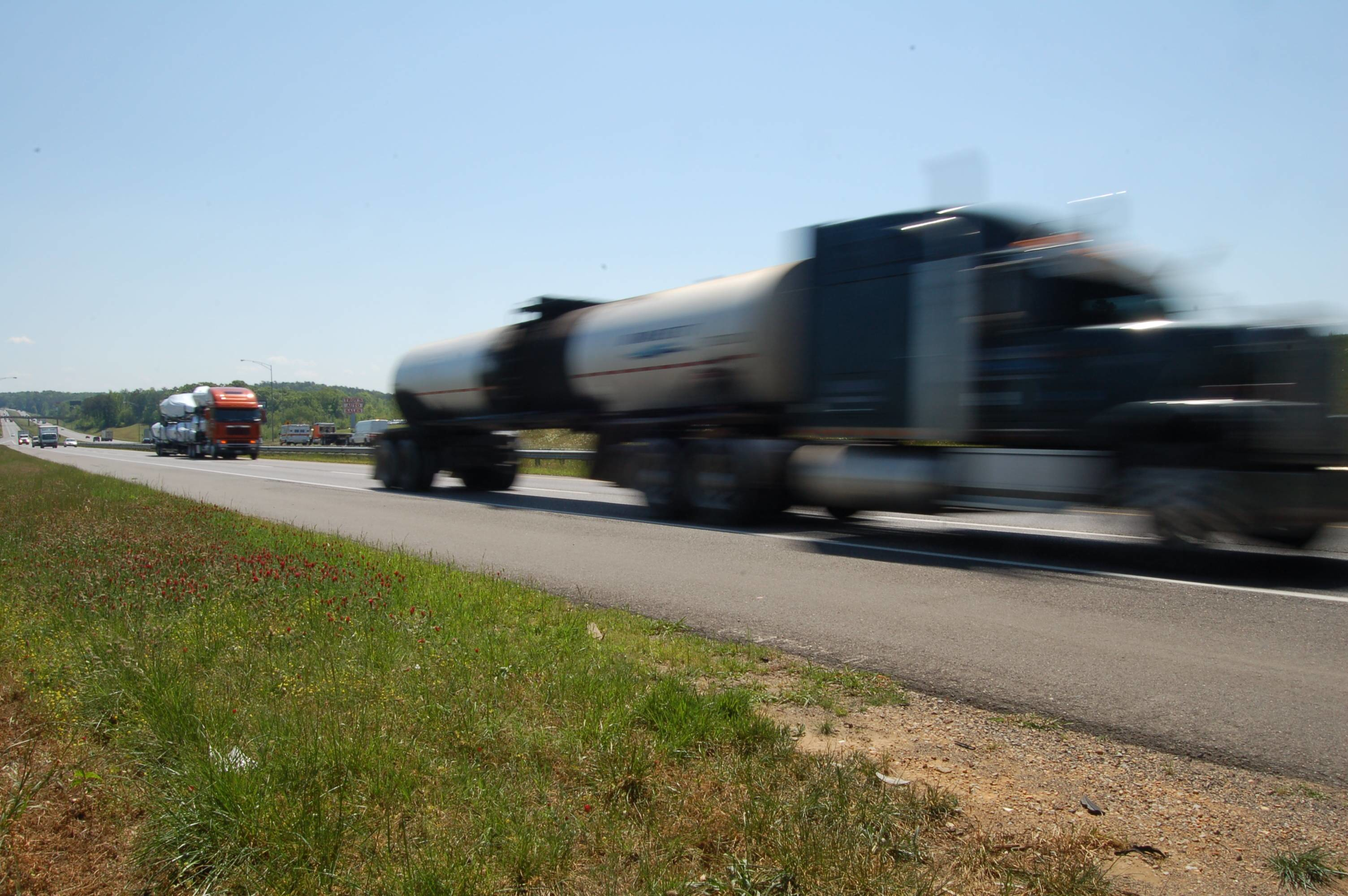 FMCSA Pushes Speed Limiter Proposal Another Year | Commercial Carrier ...