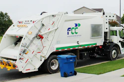 Refuse vehicle equipped with RNG fuel system
