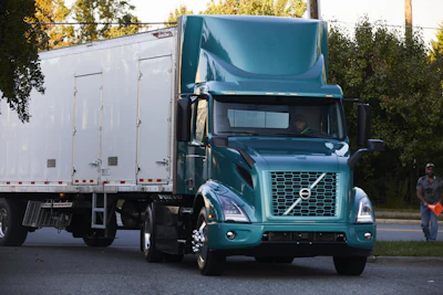 Volvo VNR Electric driving