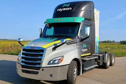 Hyzon Class 8 FCEV semi driving