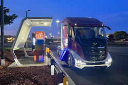 Pure Hydrogen's FCEV semi refueling.