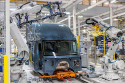 Volvo VNL begins series production