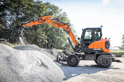 a develon dx100w-7 mini excavator
