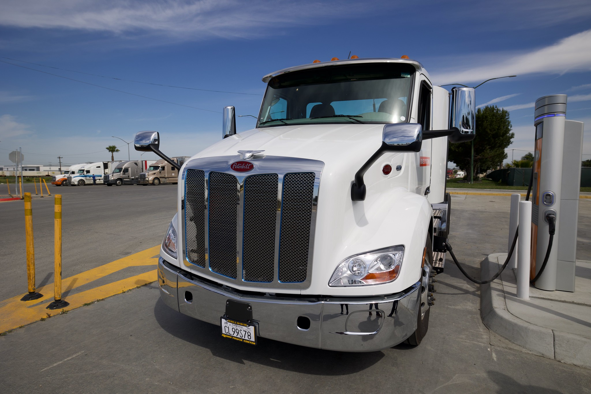 ZEV semi truck charging