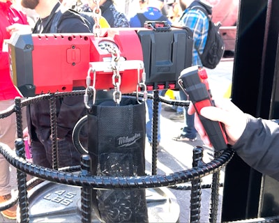 Milwaukee Tool M18 Compact 1-Ton Chain Hoist