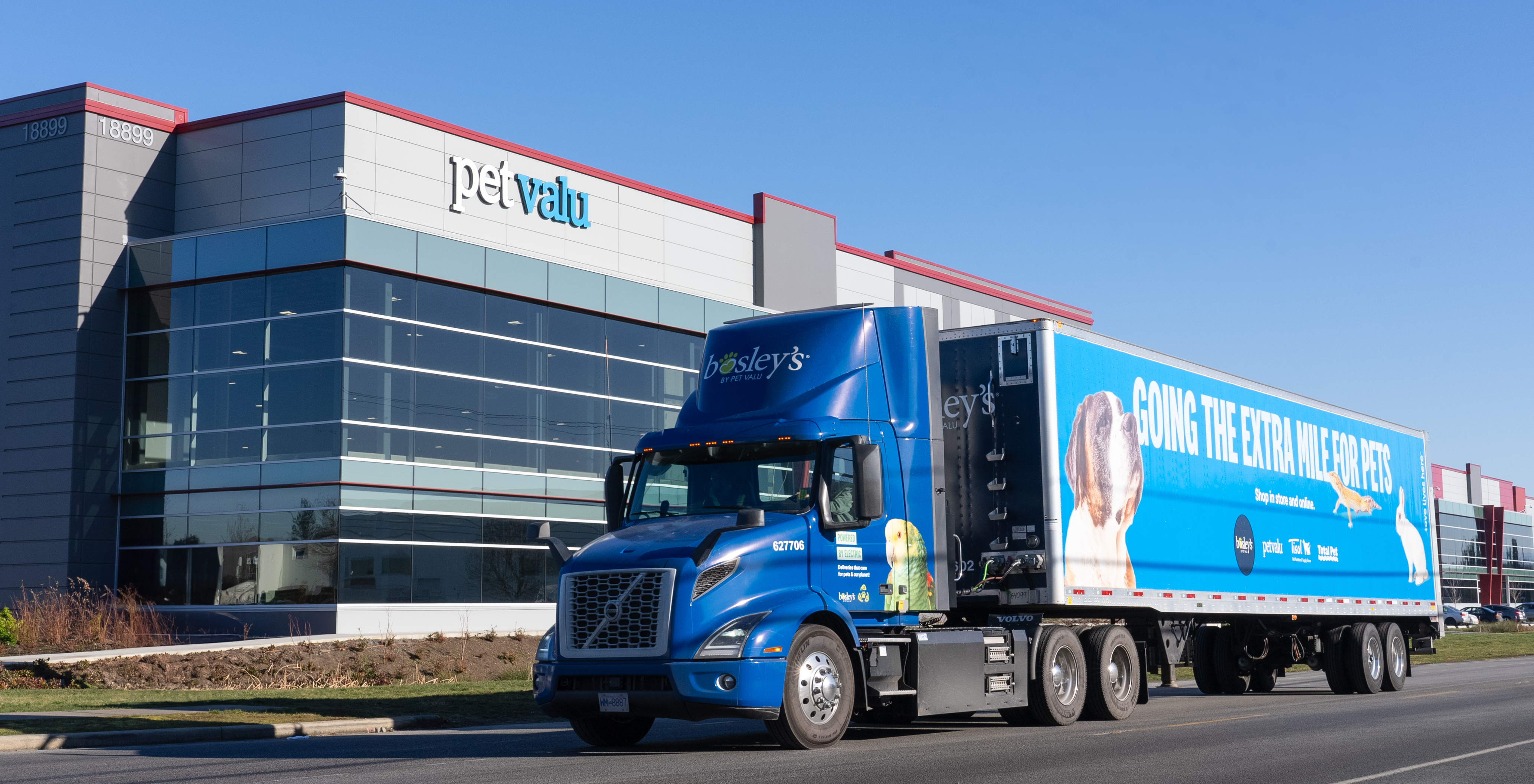Pet Valu's new Volvo VNR Electrics