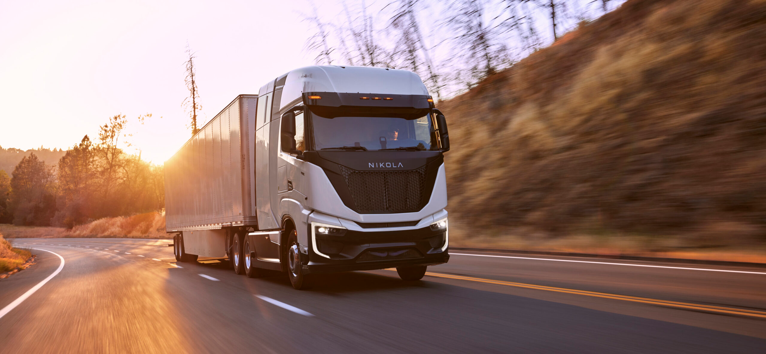 Nikola Tre semi driving
