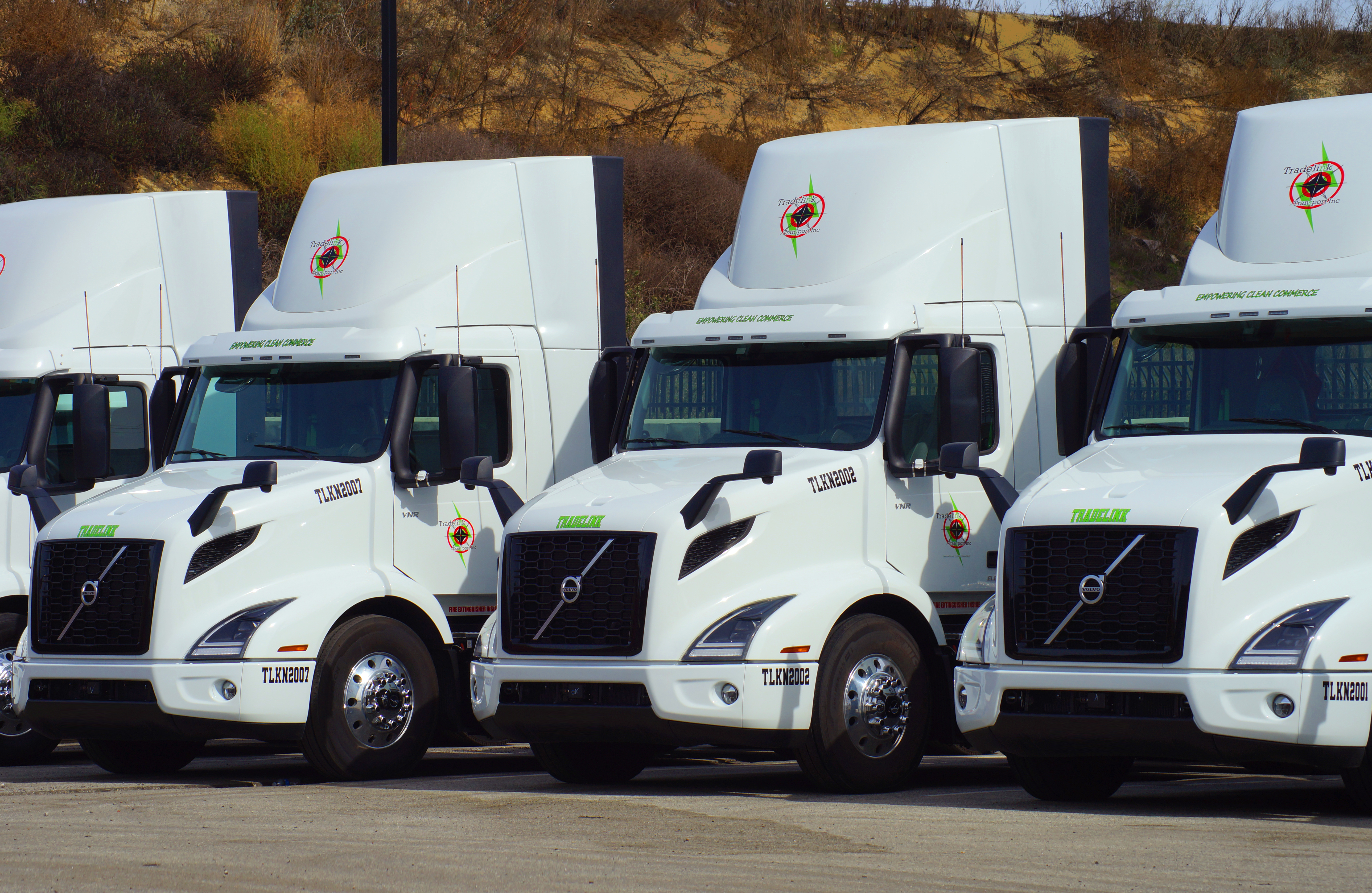 Tradelink Transport's Volvo VNR Electrics