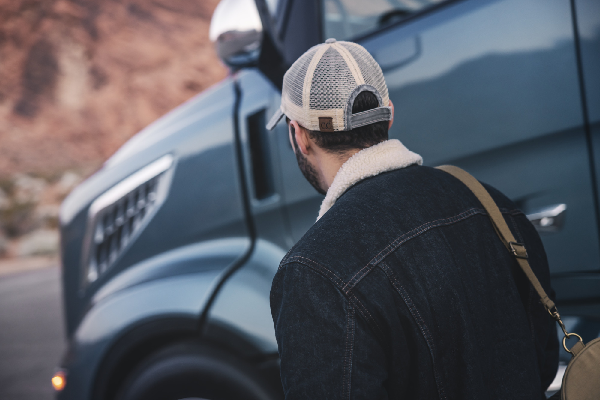 All New Volvo Vnl People