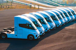 The Windrose R700 Class 8 EV semi (pictured above) is gaining significant attention on social media, but one potential customer questions whether this buzz is overshadowing its real-world capabilities.