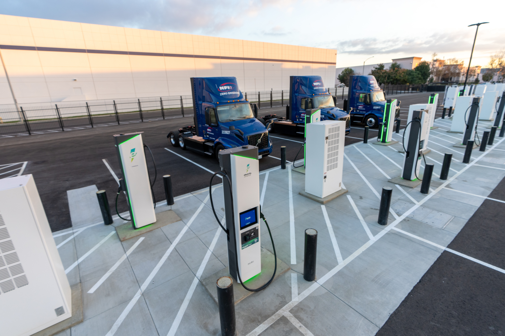 Nfi Vnr Electric Customer Event (1)