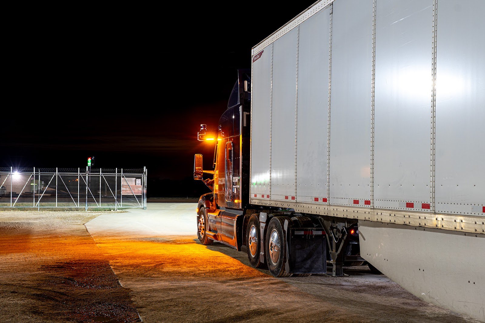 Aurora and other autonomous truck companies operating with Level 4 autonomous driving systems can begin using cab-mounted warning beacons as an alternative to reflective triangles to meet federal warning device requirements.