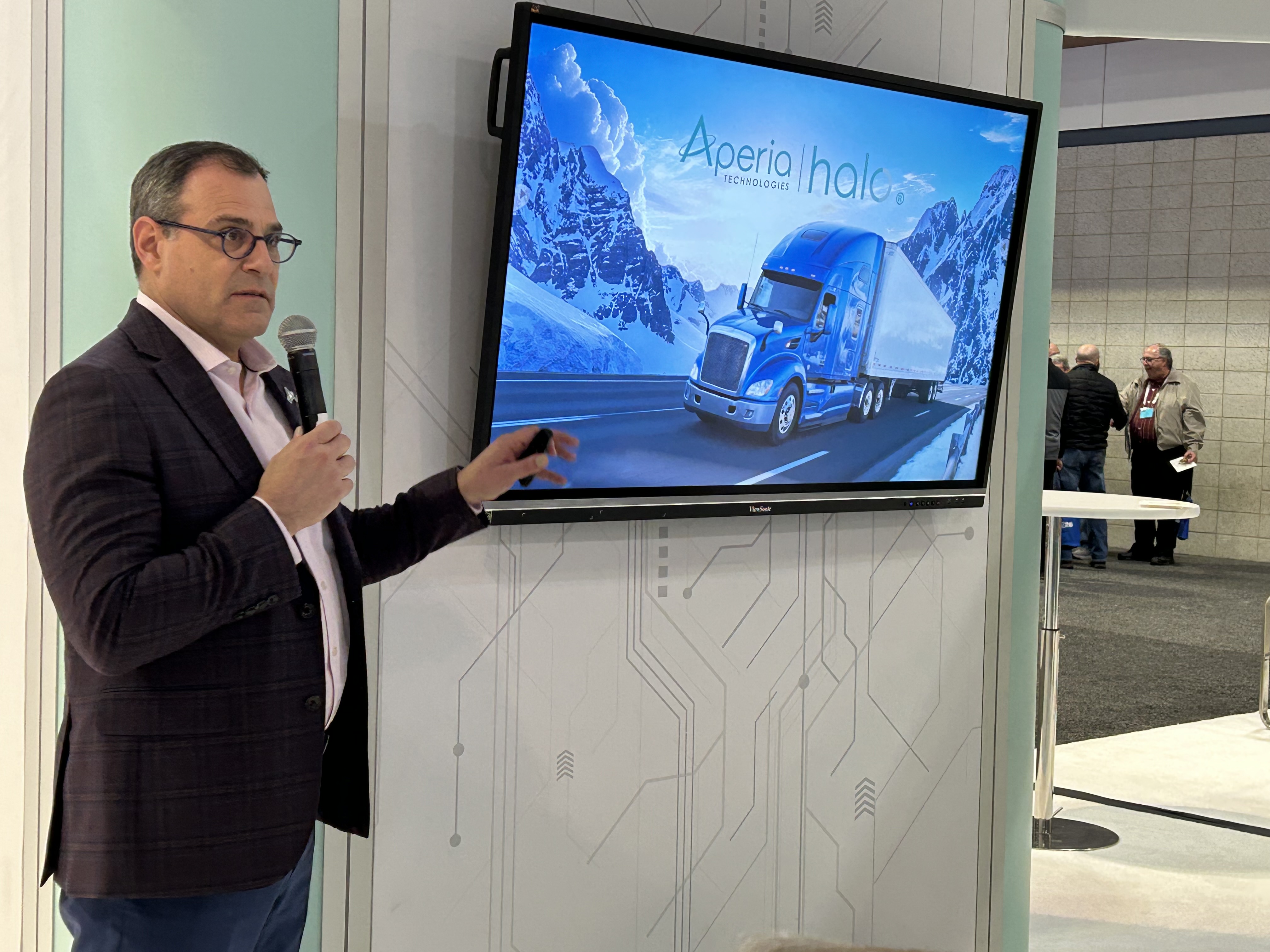 Aperia's Ralph Dimenna said steer tires are the culprit in 70 percent of tire-related truck crashes.