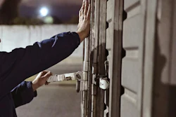 Trailer Lock Cargo Theft Gettyimages Cropj2hfgmxwxk i S Ozg8lw Vq