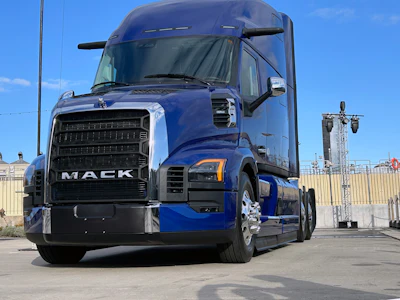 Mack Pioneer