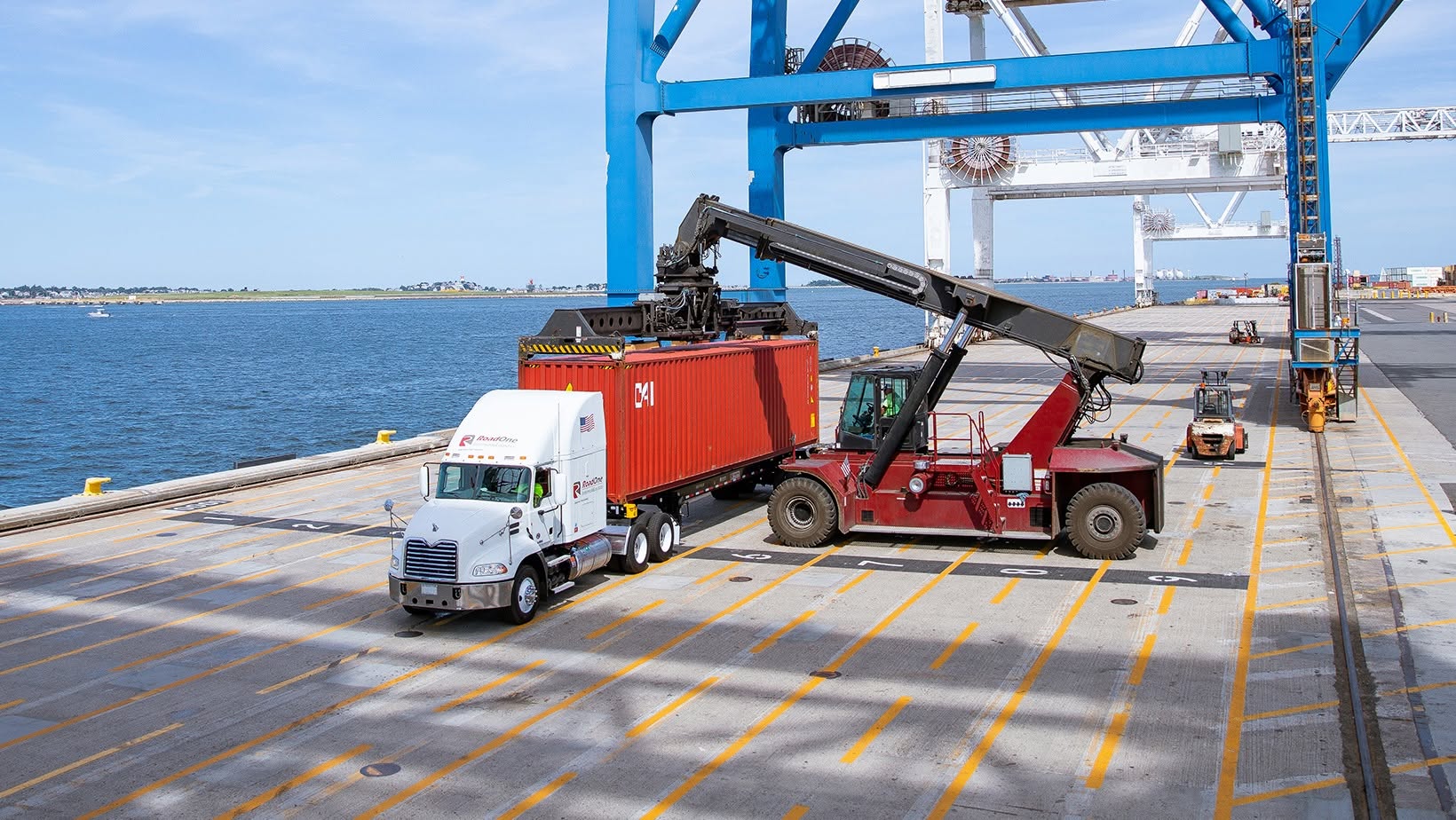 To strengthen its Southeast supply chain operations, RoadOne IntermodaLogistics acquired Higgins Transport Service, complementing its growing warehousing network near the Port of Charleston.
